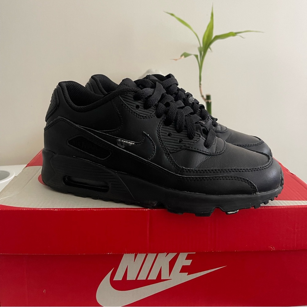 Nike Shoes - Air Max 90 - black leather